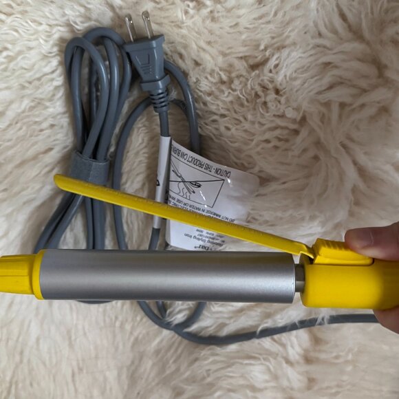 Drybar 3-Day Bender 1” Digital Curling Iron - Preowned - Picture 4 of 12
